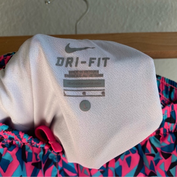 Nike Girls Pink Blue Pattern Athletic Running Shorts Girls Youth Size Large - Picture 5 of 8